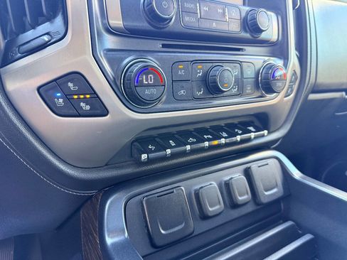 Used 2019 GMC Sierra 2500 Denali w/ Duramax Plus Package AWD/4WD image 30