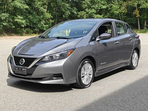 Used 2019 Nissan Leaf S w/ S Charge Package FWD image 3