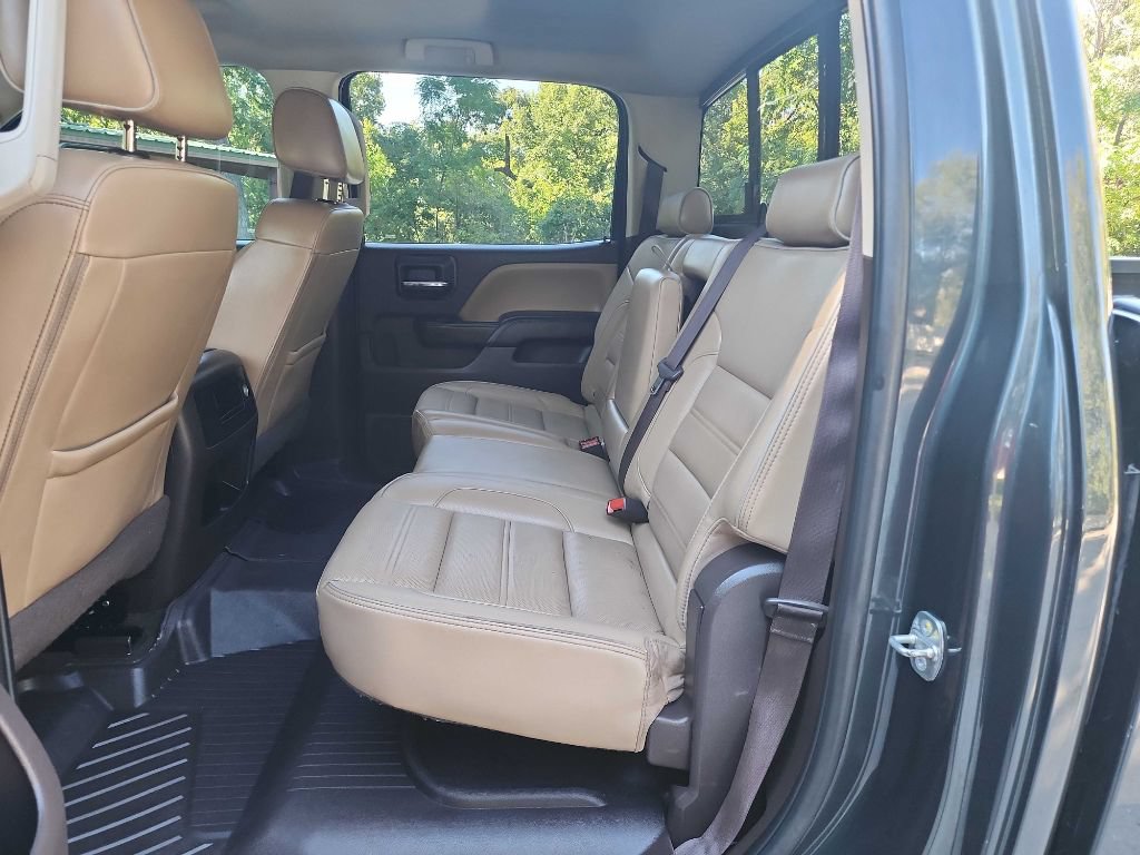Used 2017 GMC Sierra 2500 Denali w/ Duramax Plus Package AWD/4WD image 32