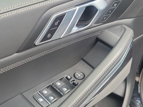 Used 2025 BMW X6 xDrive40i w/ Premium Package image 18
