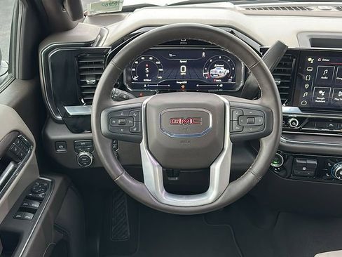 Used 2025 GMC Sierra 1500 SLT AWD/4WD image 13