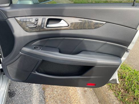 Used 2012 Mercedes-Benz CLS 550 4MATIC image 24