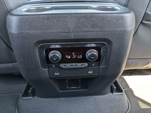 Used 2024 Chevrolet Tahoe Z71 w/ Luxury Package image 43