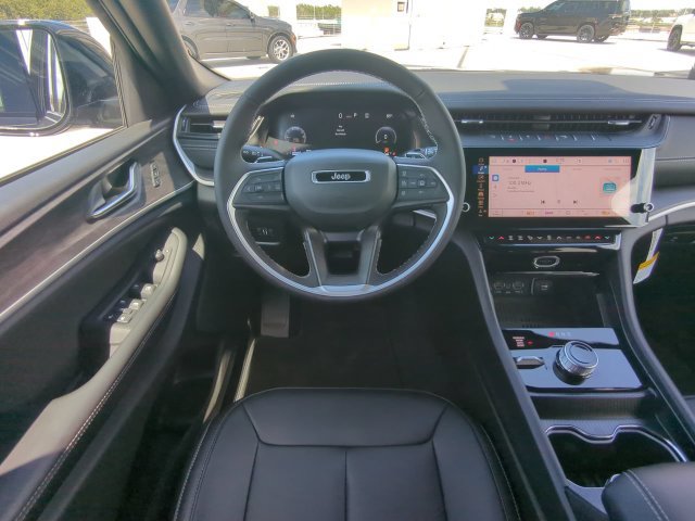 New 2027 Jeep Grand Cherokee Limited w/ Trailer Tow Package AWD/4WD image 19
