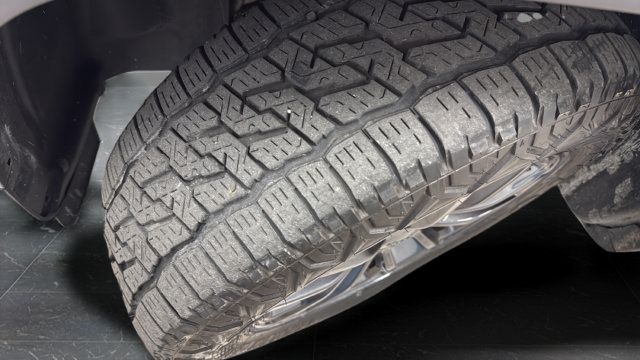 Used 2020 Jeep Cherokee Latitude AWD/4WD image 32
