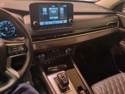 Used 2023 Mitsubishi Outlander SEL image 22