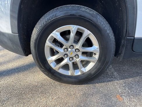 Used 2021 Chevrolet Traverse LS image 38