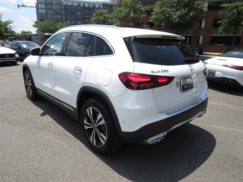 Used 2025 Mercedes-Benz GLA 250 4MATIC image 2