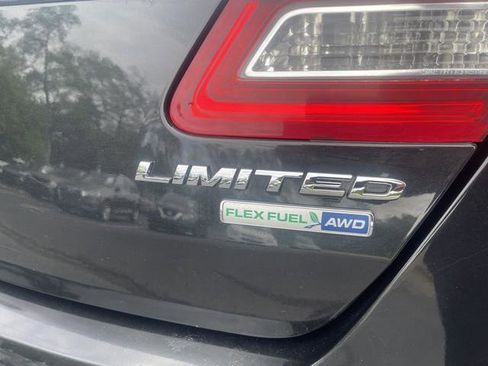 Used 2015 Ford Taurus Limited w/ Equipment Group 301A AWD/4WD image 9