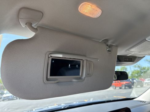 Used 2024 Nissan Pathfinder SV FWD image 37
