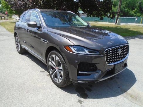 Used 2023 Jaguar F-PACE S AWD/4WD image 3