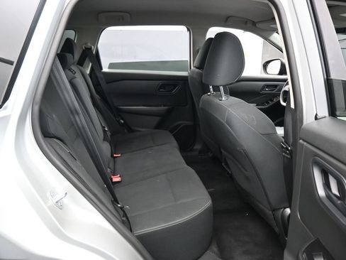Used 2024 Nissan Rogue S FWD image 32