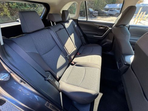 Used 2025 Toyota RAV4 XLE image 34