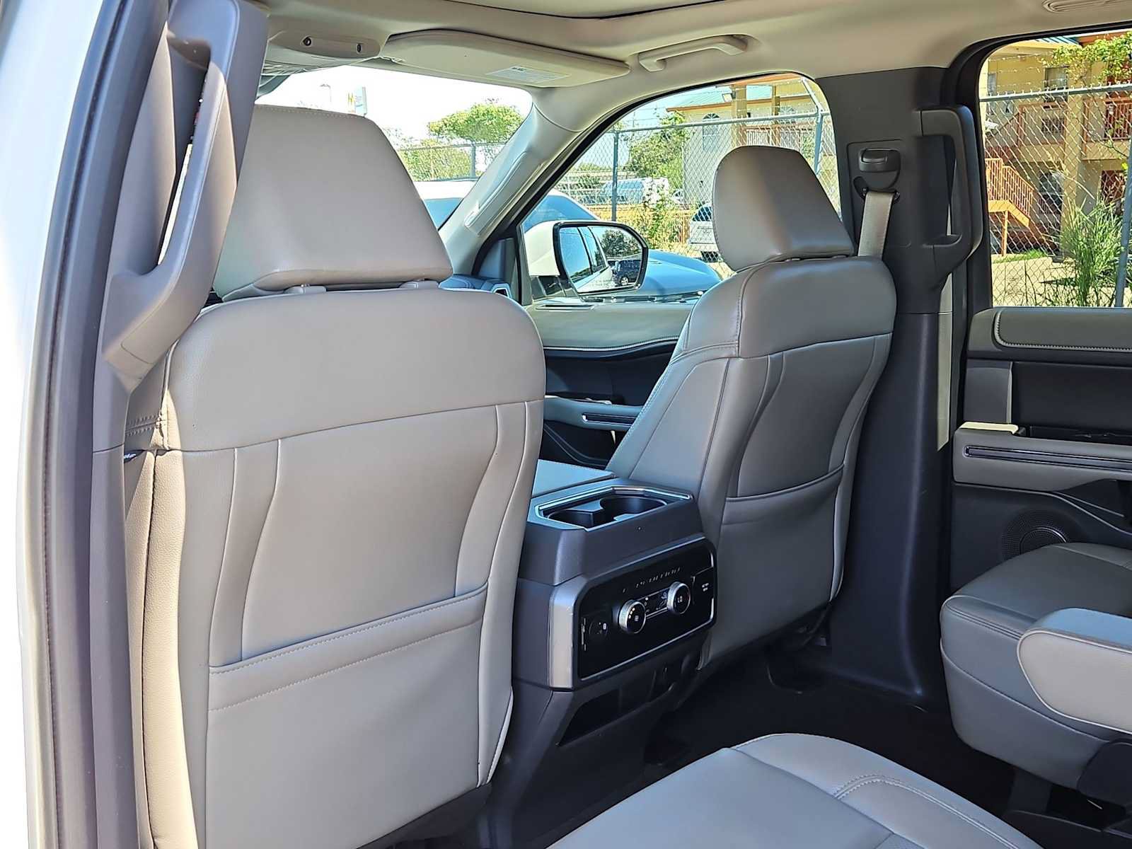 Used 2021 Ford Expedition XLT AWD/4WD image 16