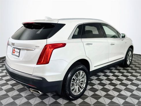 Used 2018 Cadillac XT5 Luxury w/ Driver Awareness Package FWD image 9