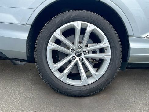 Used 2025 Audi Q7 3.0T Premium Plus AWD/4WD image 32