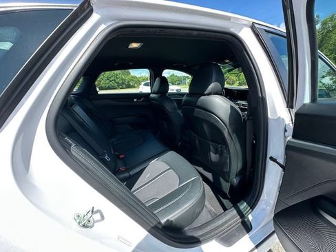 Used 2022 Kia K5 GT-Line FWD image 17