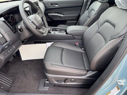 New 2026 Nissan Pathfinder SL FWD image 17