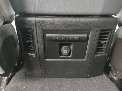 Used 2019 RAM 1500 Classic SLT w/ SLT Plus D←cor Group AWD/4WD image 22