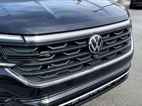 Used 2024 Volkswagen Atlas SEL Premium R-Line image 34