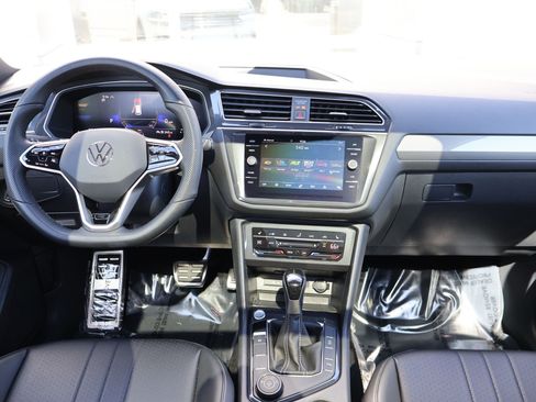 Used 2024 Volkswagen Tiguan SE R-Line AWD/4WD image 24
