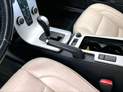 Used 2012 Volvo C70 T5 image 18