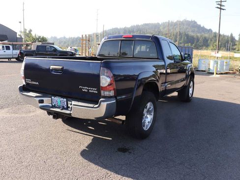 Used 2012 Toyota Tacoma PreRunner w/ SR5 Pkg RWD image 5