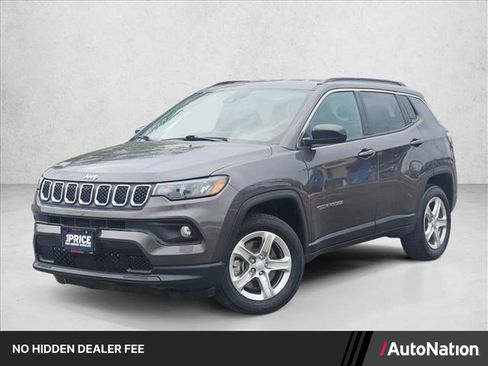Used 2024 Jeep Compass Latitude AWD/4WD image 1
