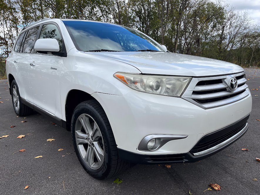 Used 2011 Toyota Highlander Limited w/ Tow Pkg FWD image 33