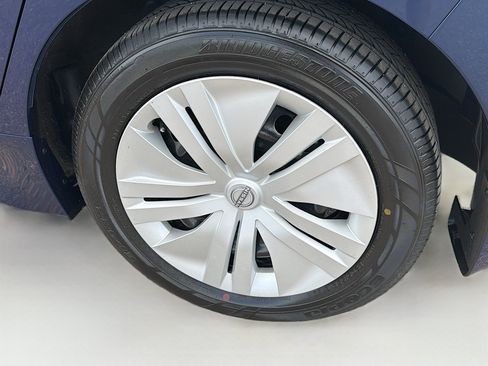 Used 2025 Nissan Leaf S FWD image 11