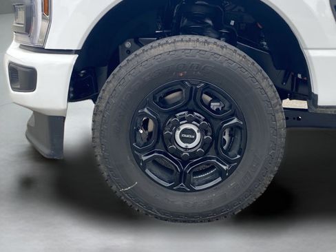 Used 2026 Ford F350 Lariat AWD/4WD image 30