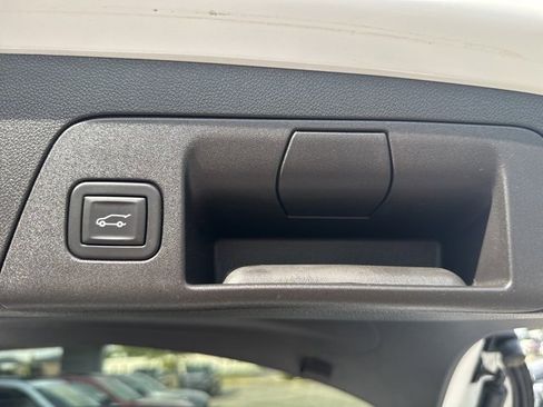 Used 2023 Buick Envision Essence w/ Sport Touring Package image 30