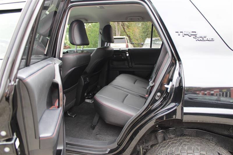 Used 2020 Toyota 4Runner TRD Off-Road Premium AWD/4WD image 22