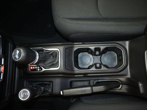 Used 2022 Jeep Wrangler Unlimited Sport AWD/4WD image 18