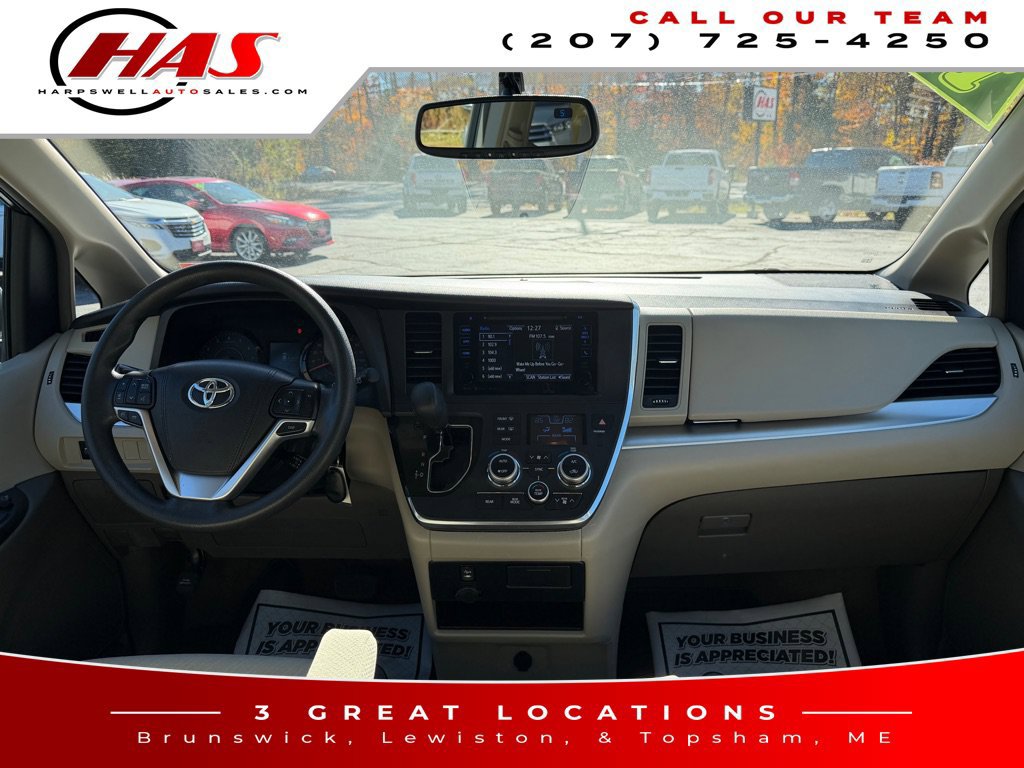 Used 2017 Toyota Sienna LE AWD/4WD image 16
