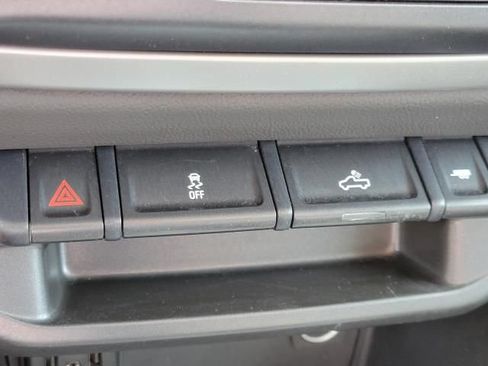 Used 2022 Chevrolet Colorado LT w/ LT Convenience Package AWD/4WD image 30
