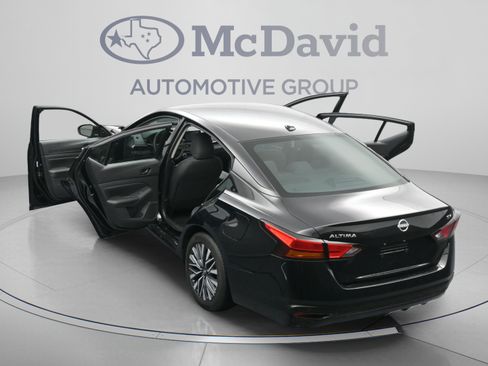Used 2024 Nissan Altima 2.5 SV FWD image 44