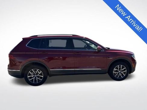 Used 2020 Volkswagen Tiguan SE w/ Panoramic Sunroof Package AWD/4WD image 8