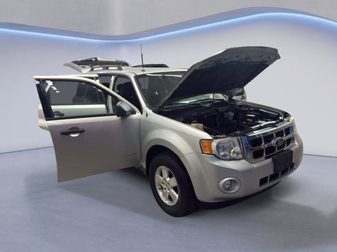 Used 2009 Ford Escape XLT AWD/4WD image 7