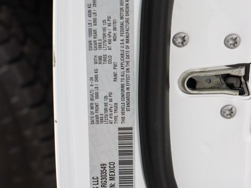Used 2024 RAM 2500 Big Horn AWD/4WD image 33