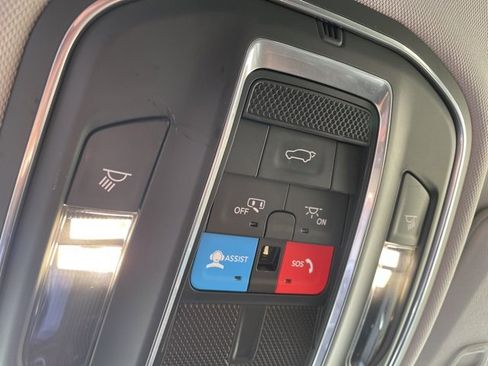 Certified 2023 Jeep Grand Cherokee Limited w/ Trailer Tow Prep Group (B) image 23