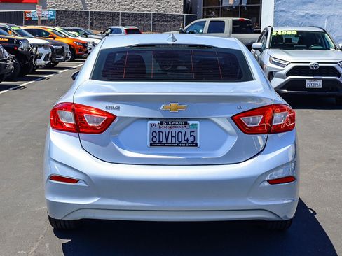 Used 2018 Chevrolet Cruze LT w/ LT Fleet Convenience Package FWD image 20