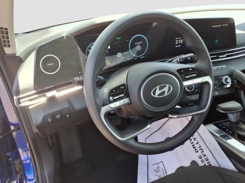 Used 2024 Hyundai Elantra Blue FWD image 12