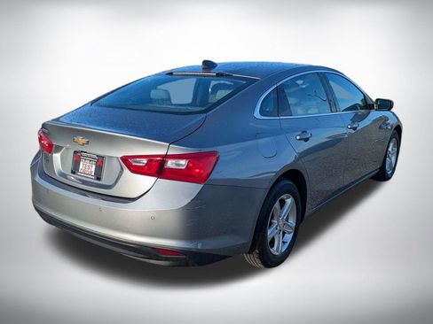 Used 2020 Chevrolet Equinox LT image 3