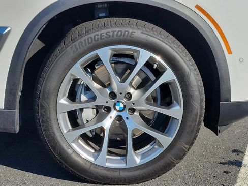 Certified 2025 BMW X5 xDrive40i w/ Premium Package AWD/4WD image 8