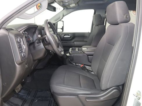 Used 2021 Chevrolet Silverado 2500 Custom w/ Custom Value Package AWD/4WD image 9