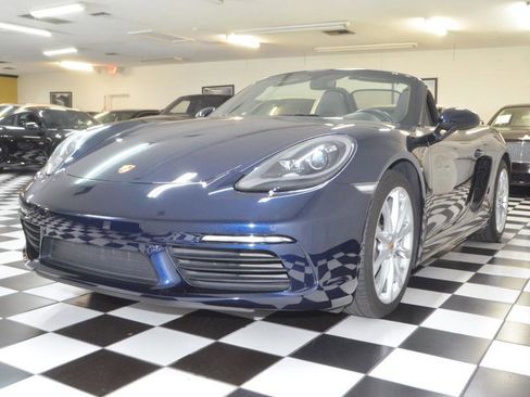 Used 2018 Porsche 718 Boxster RWD image 5