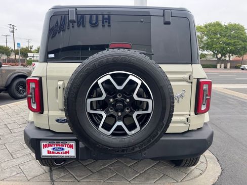 Used 2025 Ford Bronco Outer Banks AWD/4WD image 7