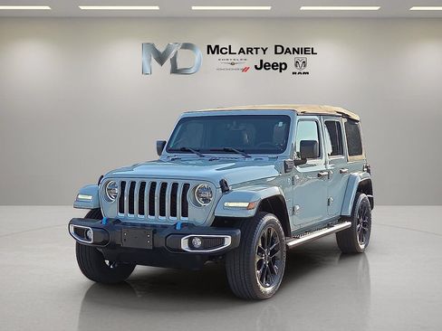 Used 2023 Jeep Wrangler Unlimited Sahara AWD/4WD image 2