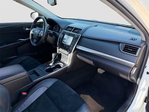 Used 2017 Toyota Camry XSE image 13